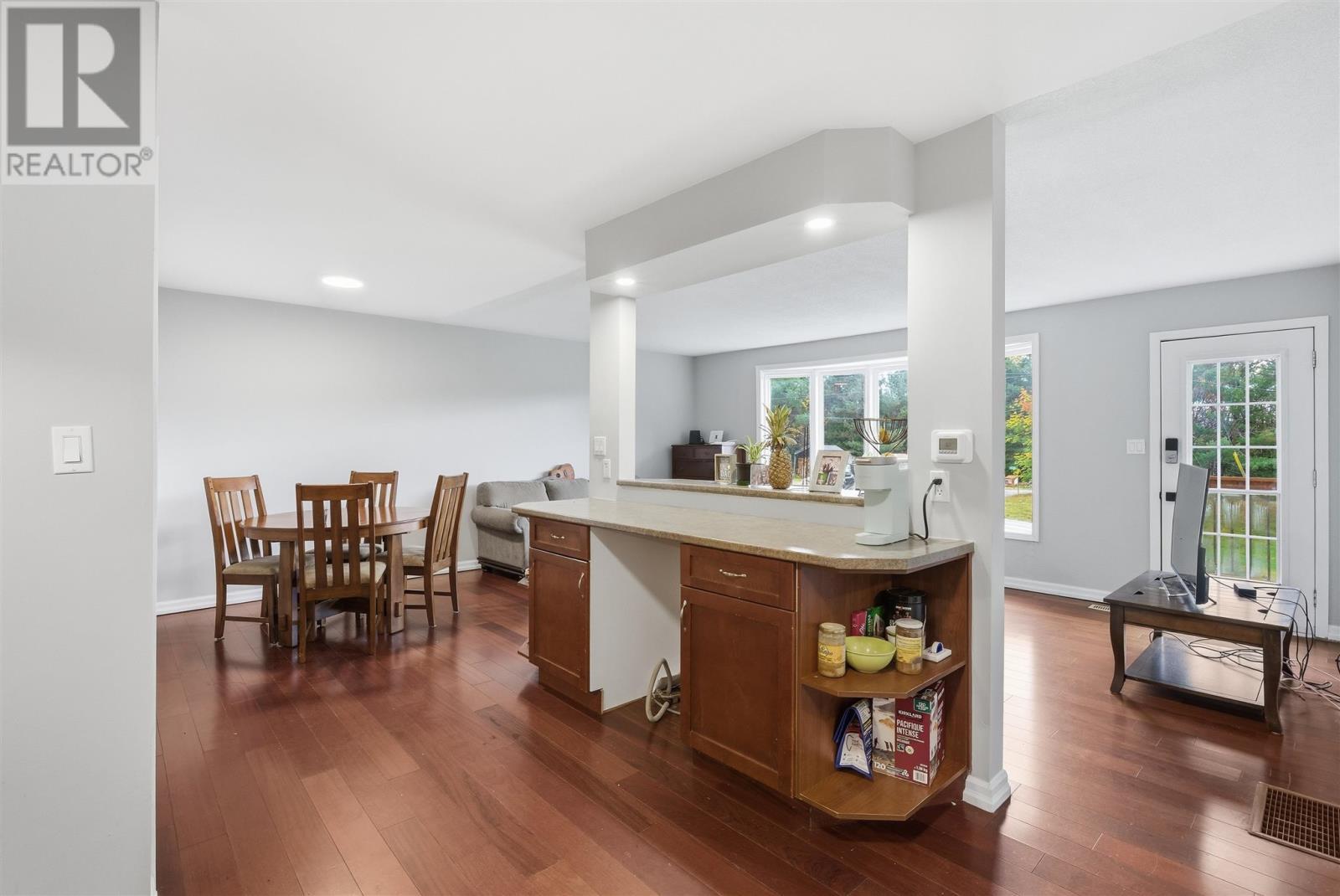 1039 Sheppards Ln, Spragge, ON - Indoor