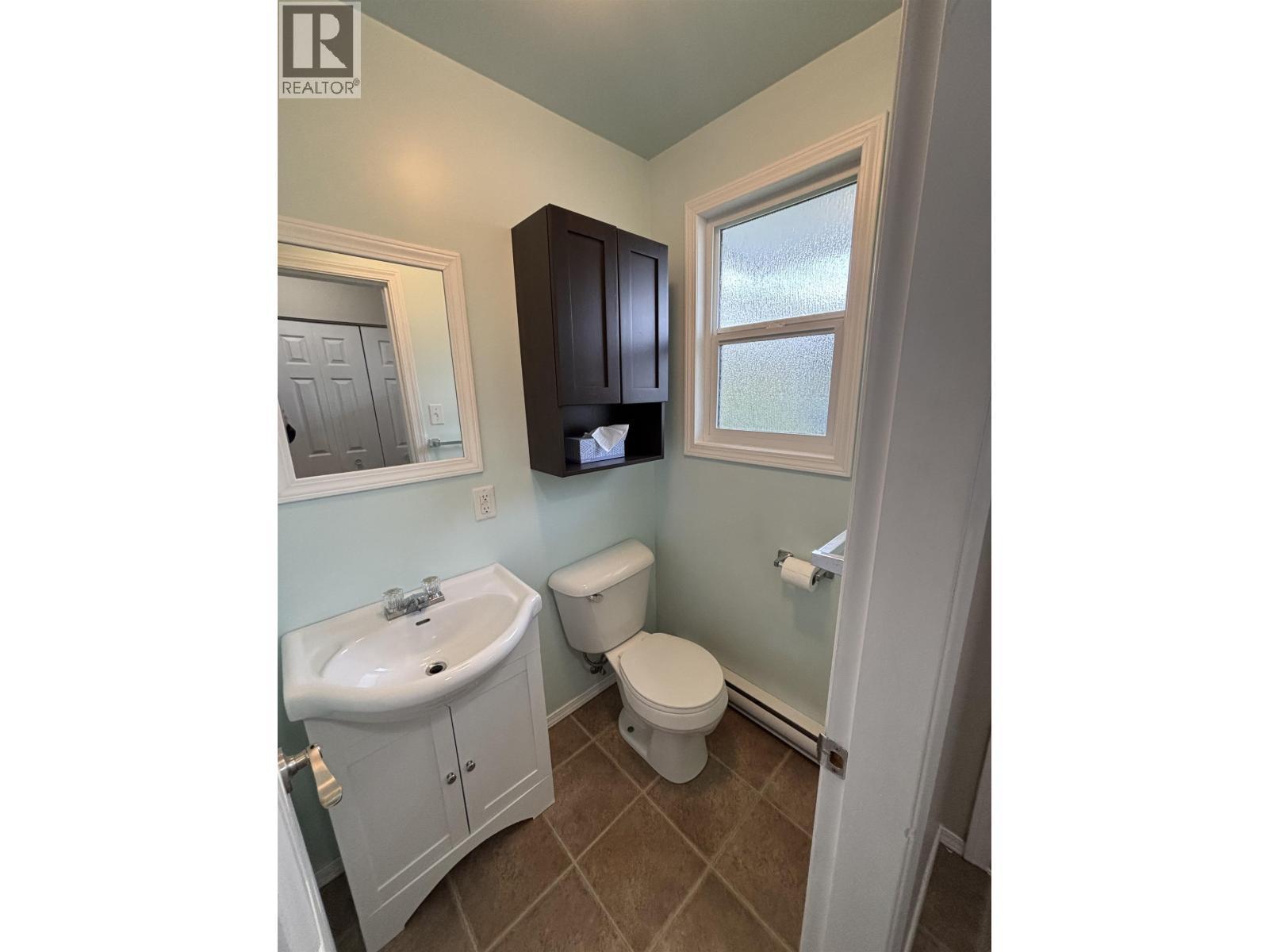 1335 Tweedsmuir Avenue, Kitimat, BC - Indoor Photo Showing Bathroom