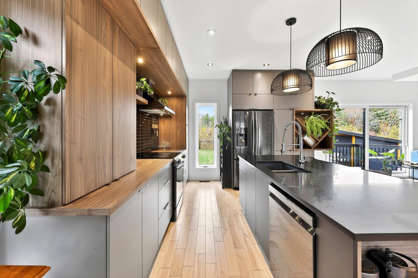 Cuisine - 131 Av. Du Littoral, Saint-Paul, QC - Indoor Photo Showing Kitchen With Double Sink With Upgraded Kitchen