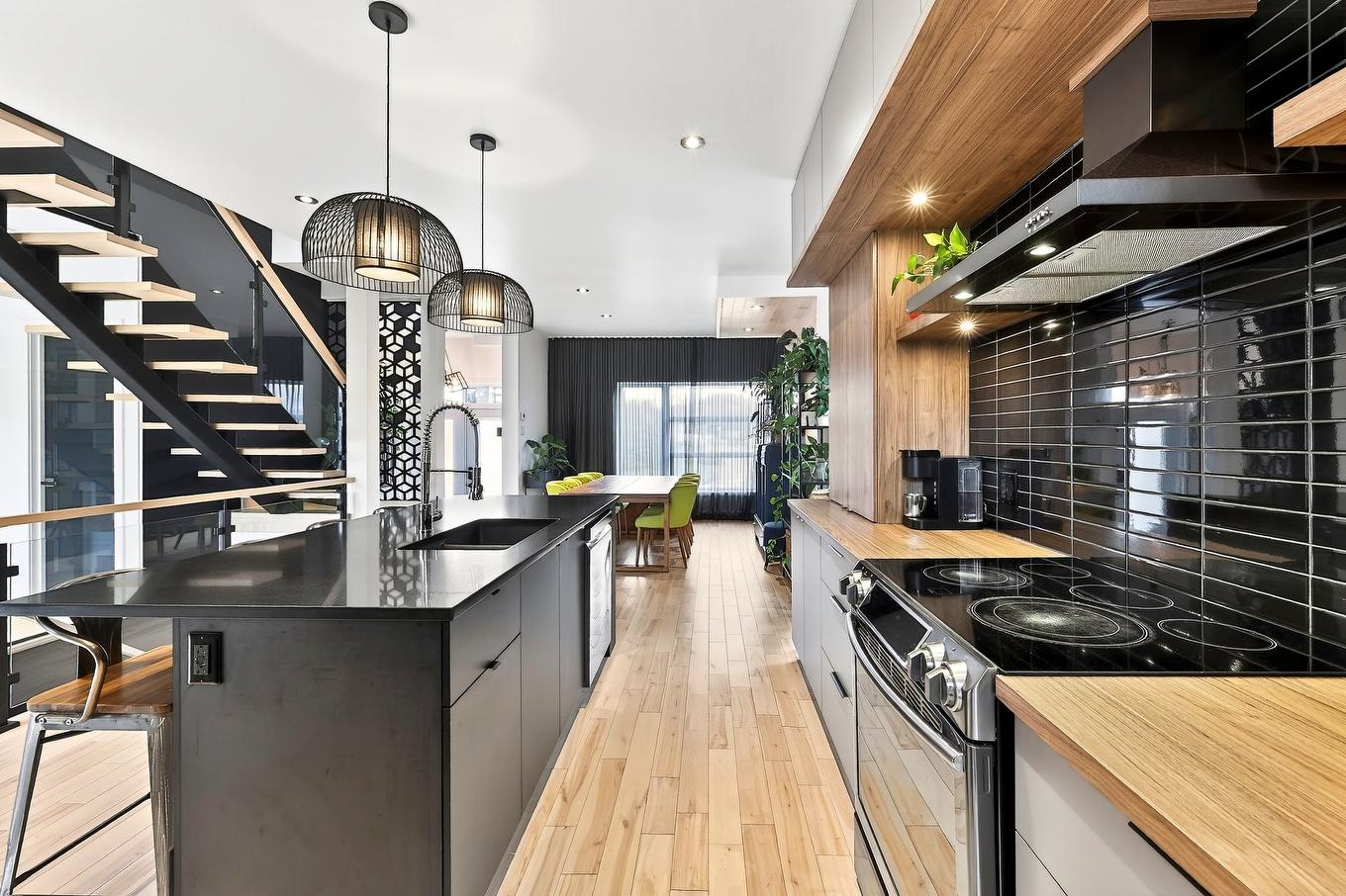 Cuisine - 131 Av. Du Littoral, Saint-Paul, QC - Indoor Photo Showing Kitchen With Upgraded Kitchen