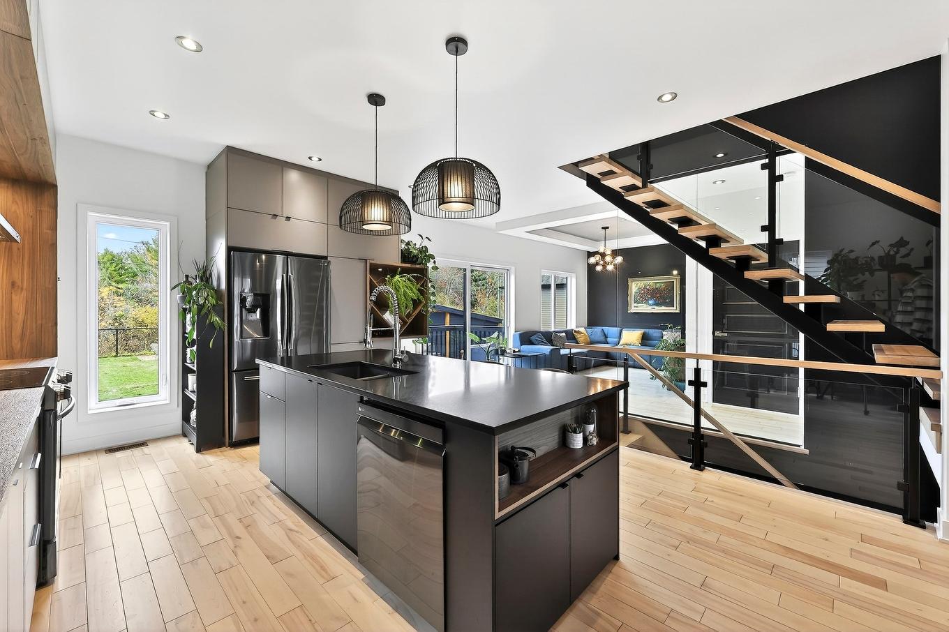 Cuisine - 131 Av. Du Littoral, Saint-Paul, QC - Indoor Photo Showing Kitchen With Upgraded Kitchen