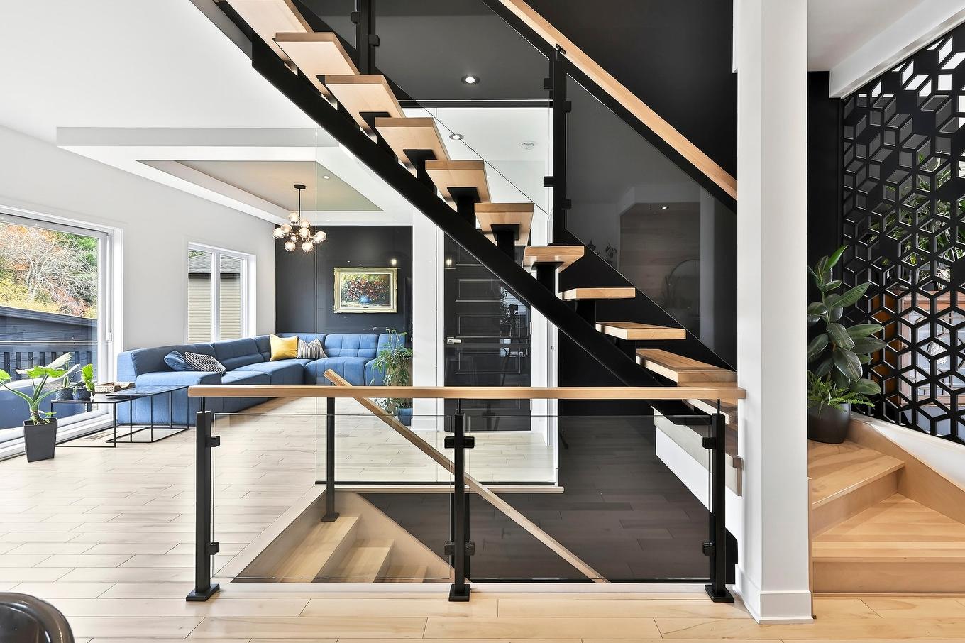 Escalier - 131 Av. Du Littoral, Saint-Paul, QC - Indoor Photo Showing Other Room