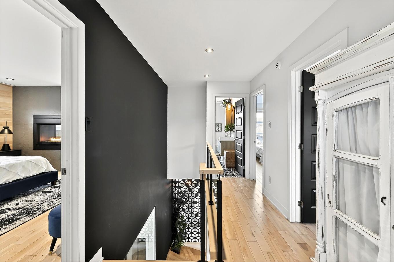 Escalier - 131 Av. Du Littoral, Saint-Paul, QC - Indoor Photo Showing Other Room