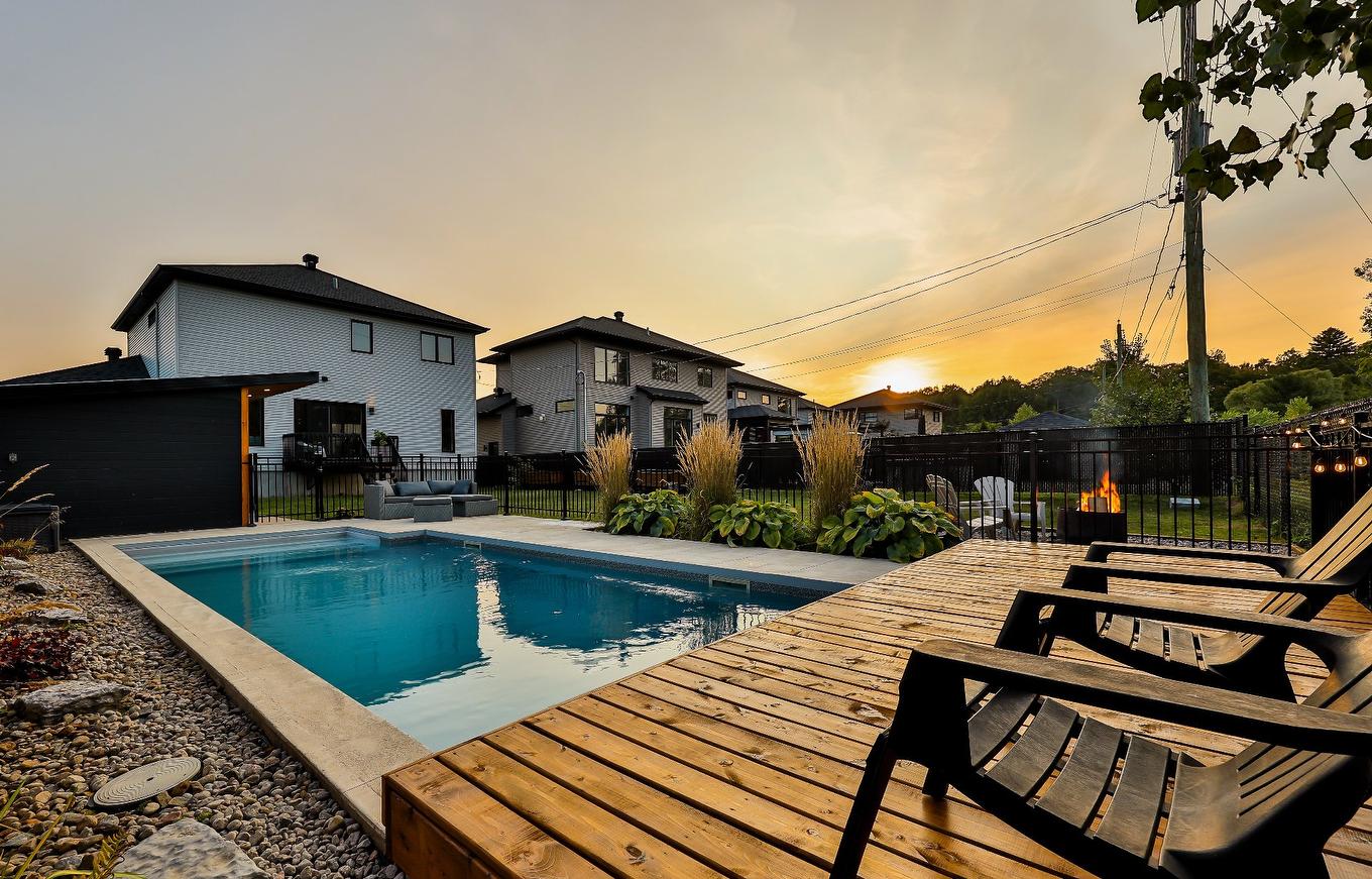 Cour - 131 Av. Du Littoral, Saint-Paul, QC - Outdoor With In Ground Pool