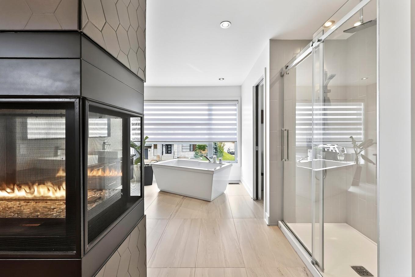 Salle de bains attenante à la CCP - 131 Av. Du Littoral, Saint-Paul, QC - Indoor Photo Showing Other Room