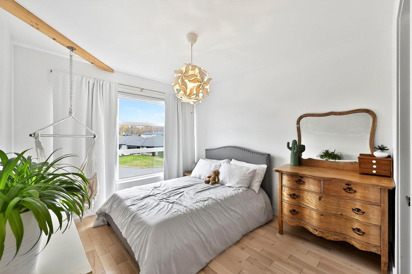Chambre à coucher - 131 Av. Du Littoral, Saint-Paul, QC - Indoor Photo Showing Bedroom