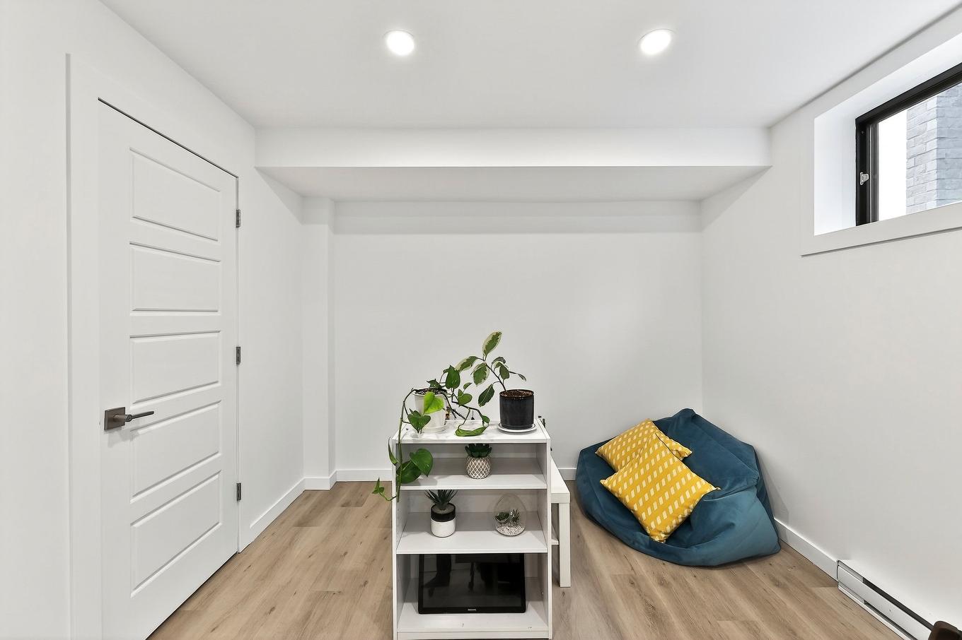 Salle familiale - 131 Av. Du Littoral, Saint-Paul, QC - Indoor Photo Showing Other Room