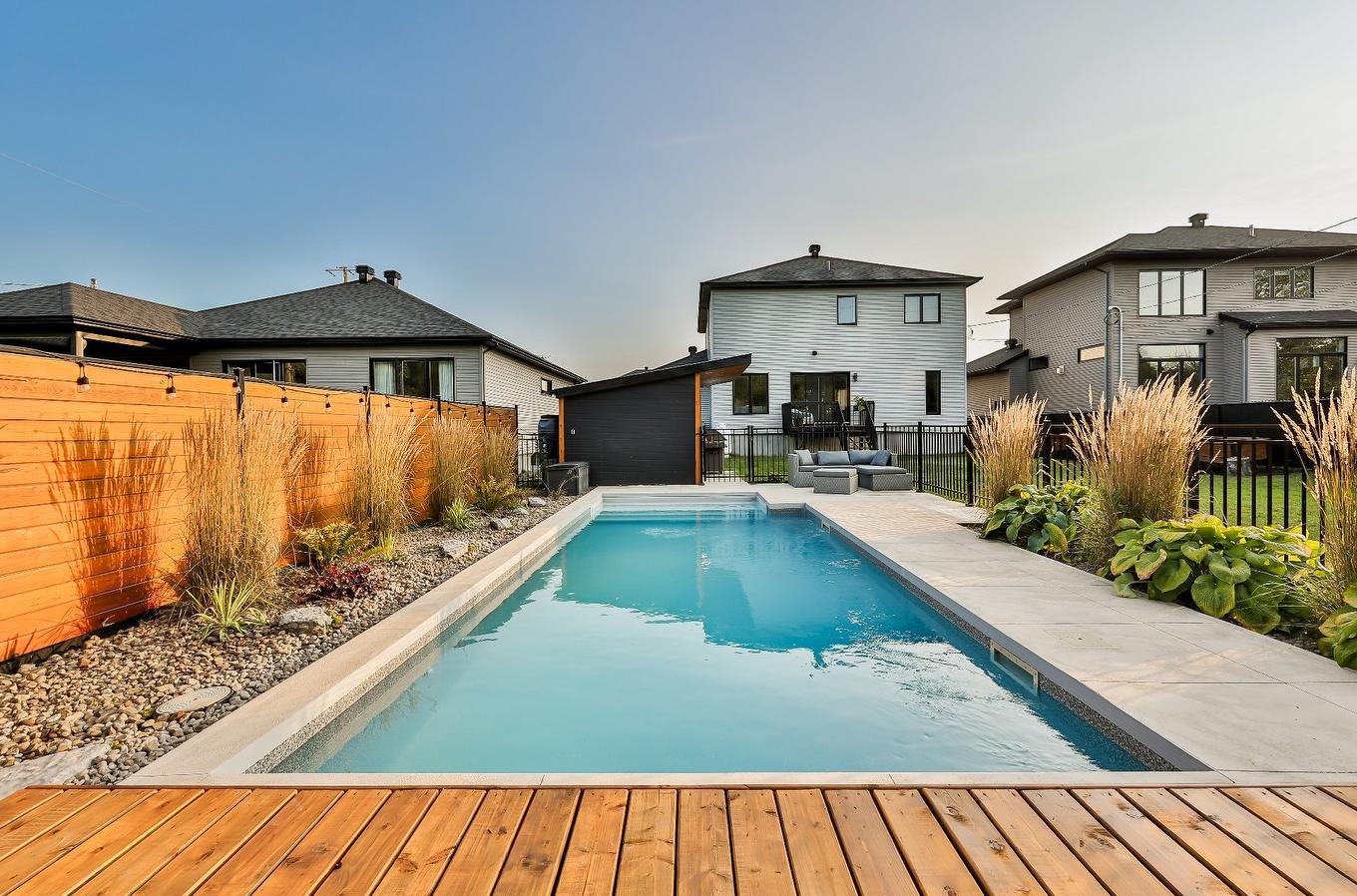 Cour - 131 Av. Du Littoral, Saint-Paul, QC - Outdoor With In Ground Pool With Backyard With Exterior
