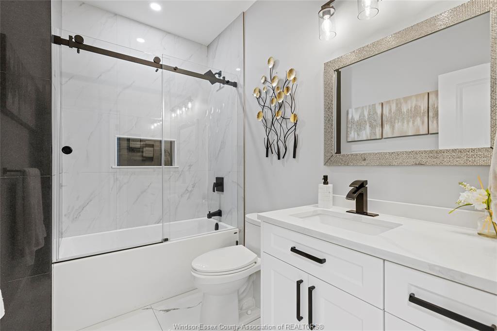 1067 Maple Avenue, Kingsville, ON