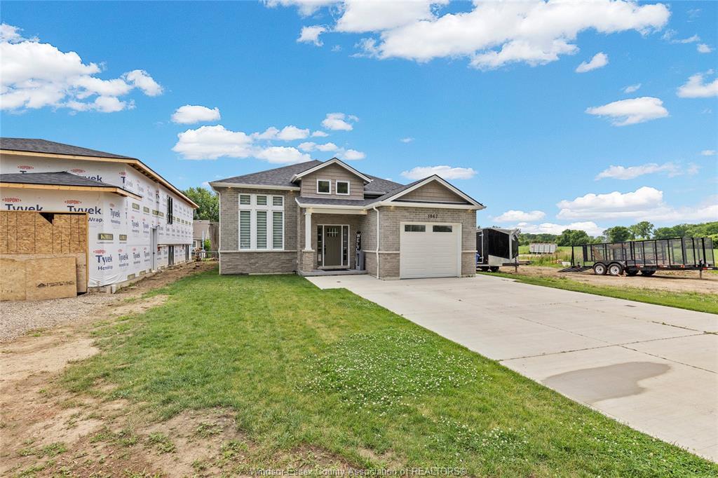 1067 Maple Avenue, Kingsville, ON