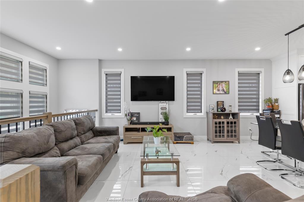 1067 Maple Avenue, Kingsville, ON