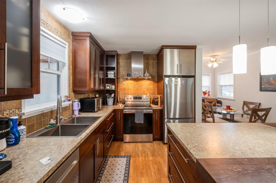 598 Van Horne Street, Penticton, BC - Indoor Photo Showing Kitchen With Double Sink