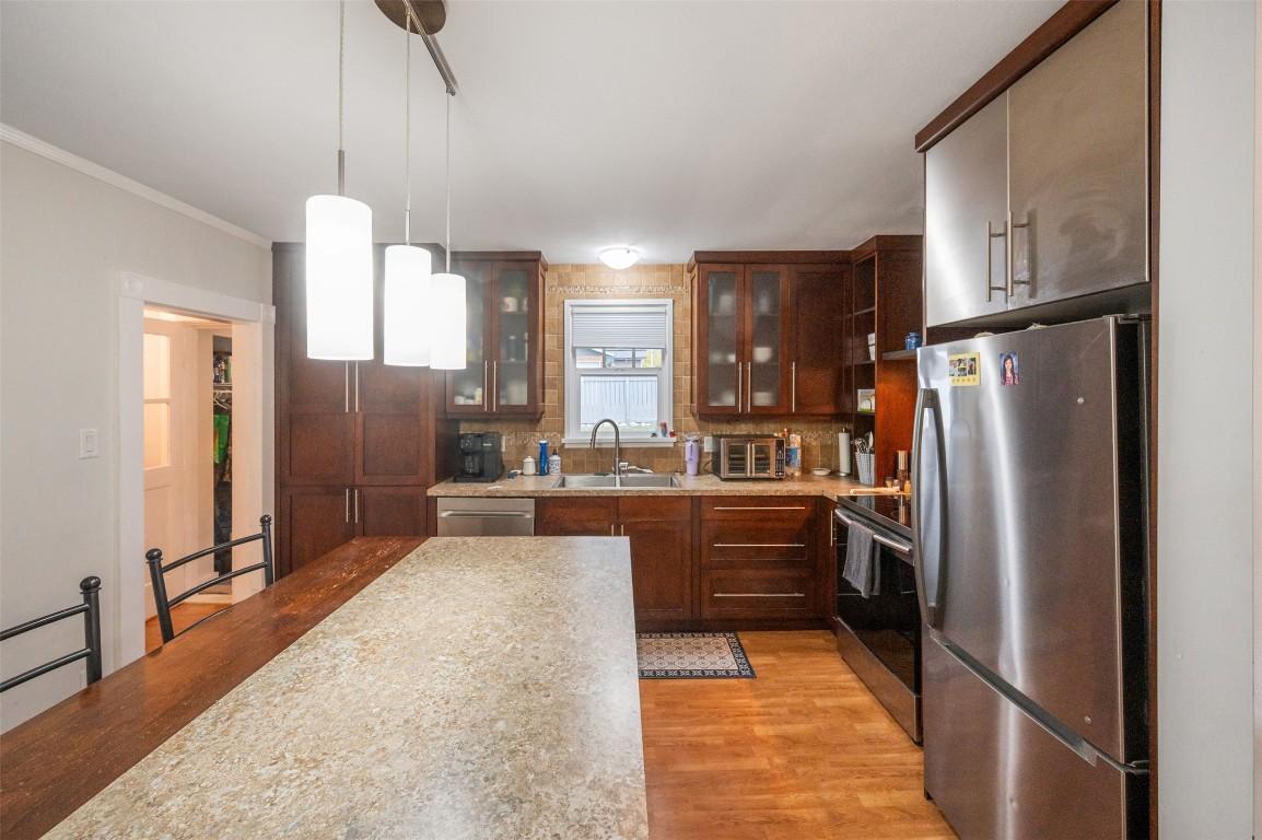 598 Van Horne Street, Penticton, BC - Indoor Photo Showing Kitchen With Double Sink