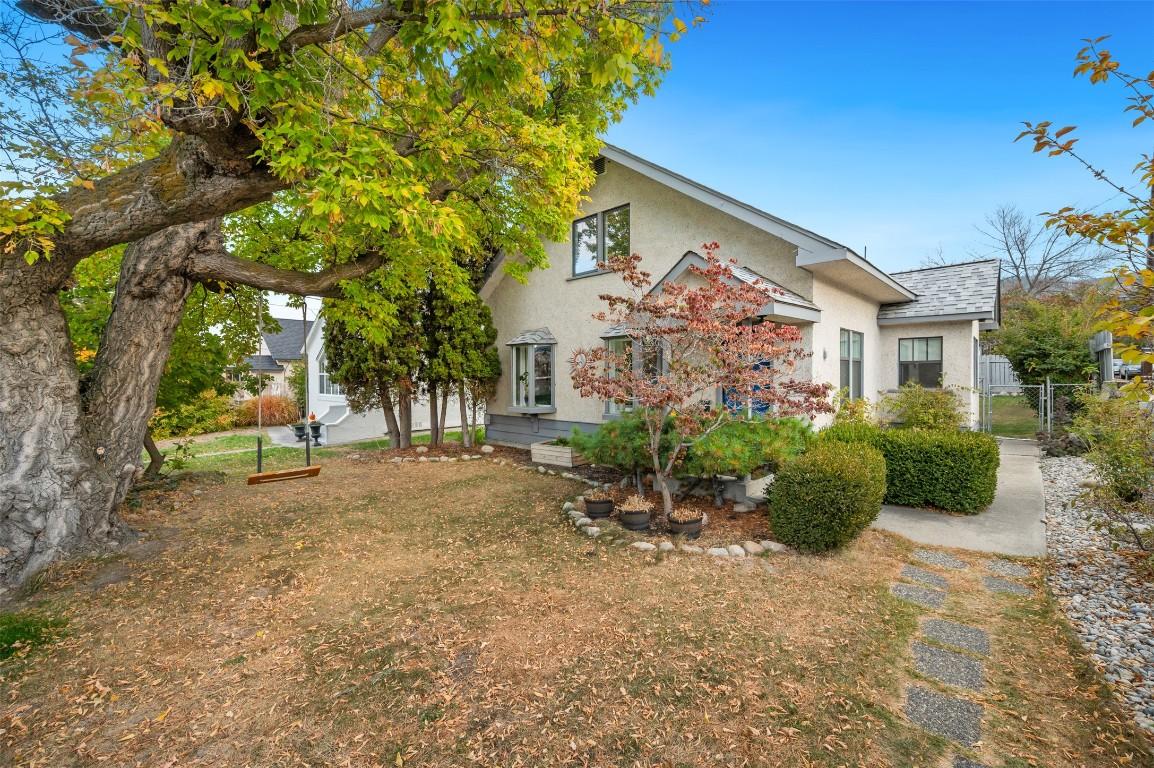 598 Van Horne Street, Penticton, BC - Outdoor