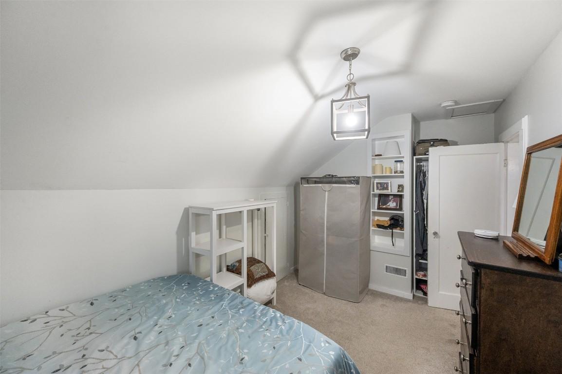 598 Van Horne Street, Penticton, BC - Indoor Photo Showing Bedroom