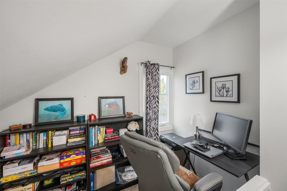 598 Van Horne Street, Penticton, BC - Indoor Photo Showing Office