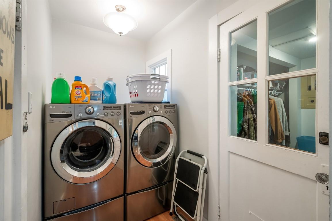 598 Van Horne Street, Penticton, BC - Indoor Photo Showing Laundry Room