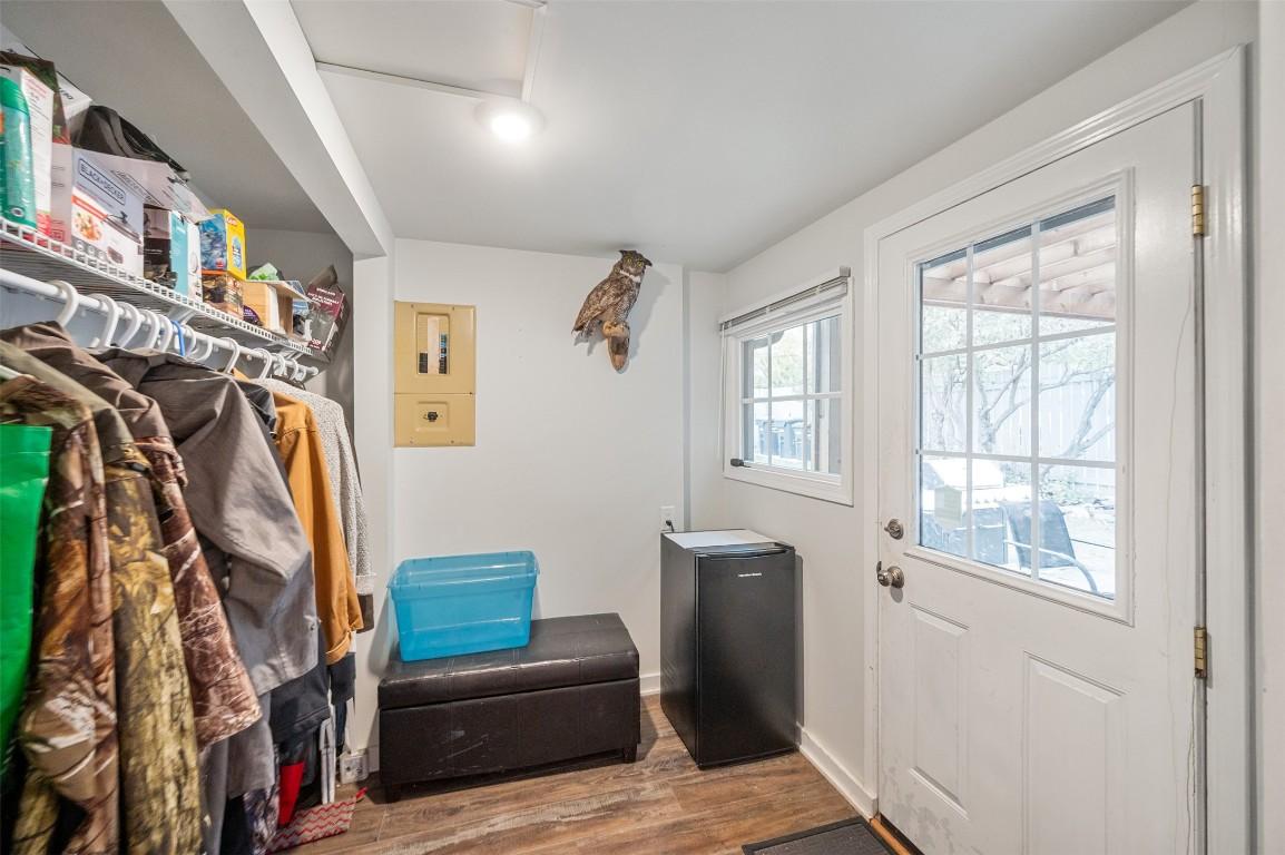 598 Van Horne Street, Penticton, BC - Indoor