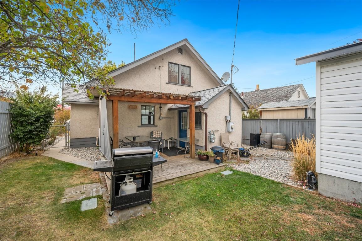 598 Van Horne Street, Penticton, BC - Outdoor With Exterior