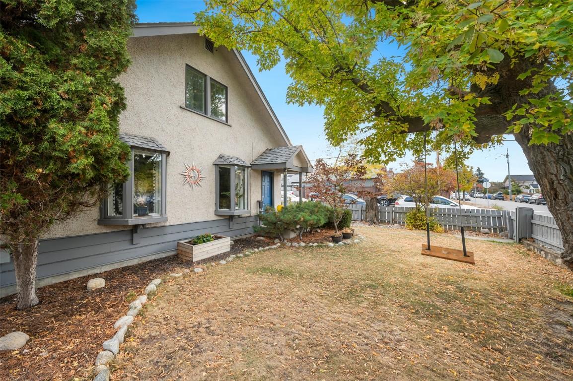 598 Van Horne Street, Penticton, BC - Outdoor