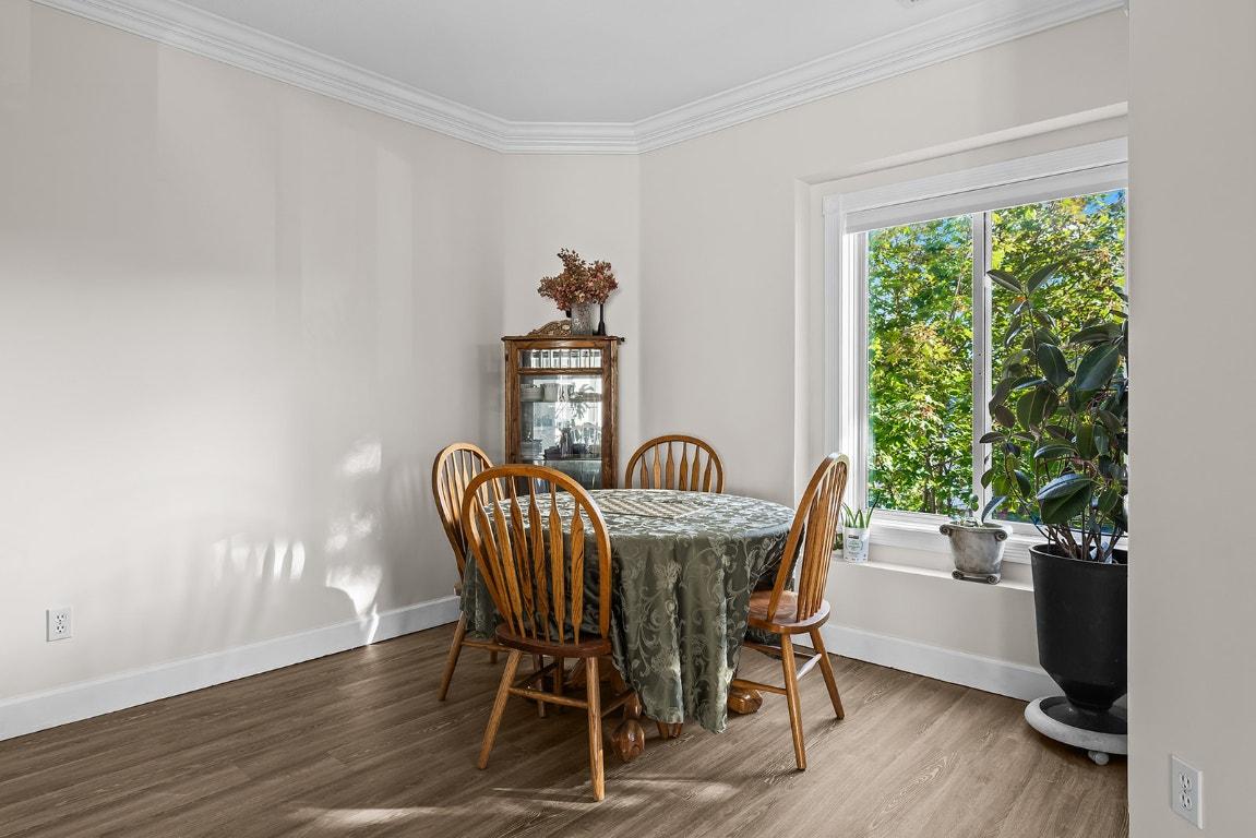 203-1940 Richter Street, Kelowna, BC - Indoor Photo Showing Dining Room