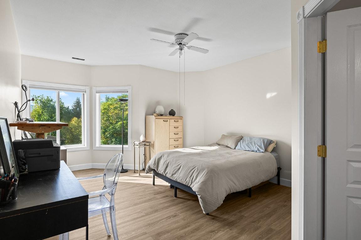 203-1940 Richter Street, Kelowna, BC - Indoor Photo Showing Bedroom