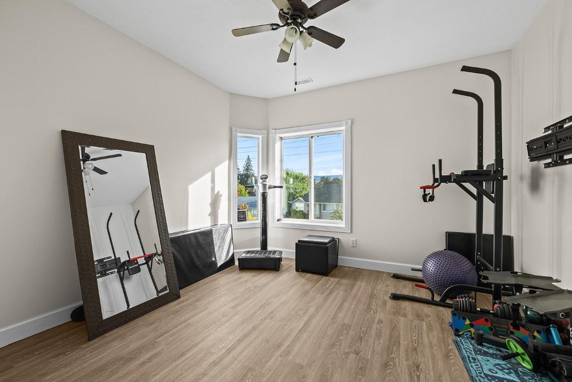 203-1940 Richter Street, Kelowna, BC - Indoor Photo Showing Gym Room