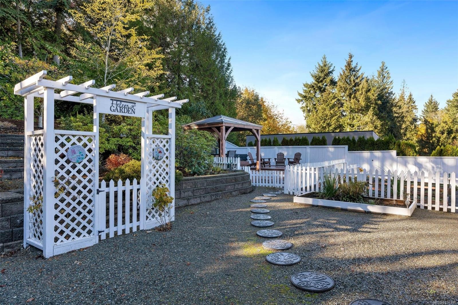 2446 Liggett Rd, Mill Bay, BC