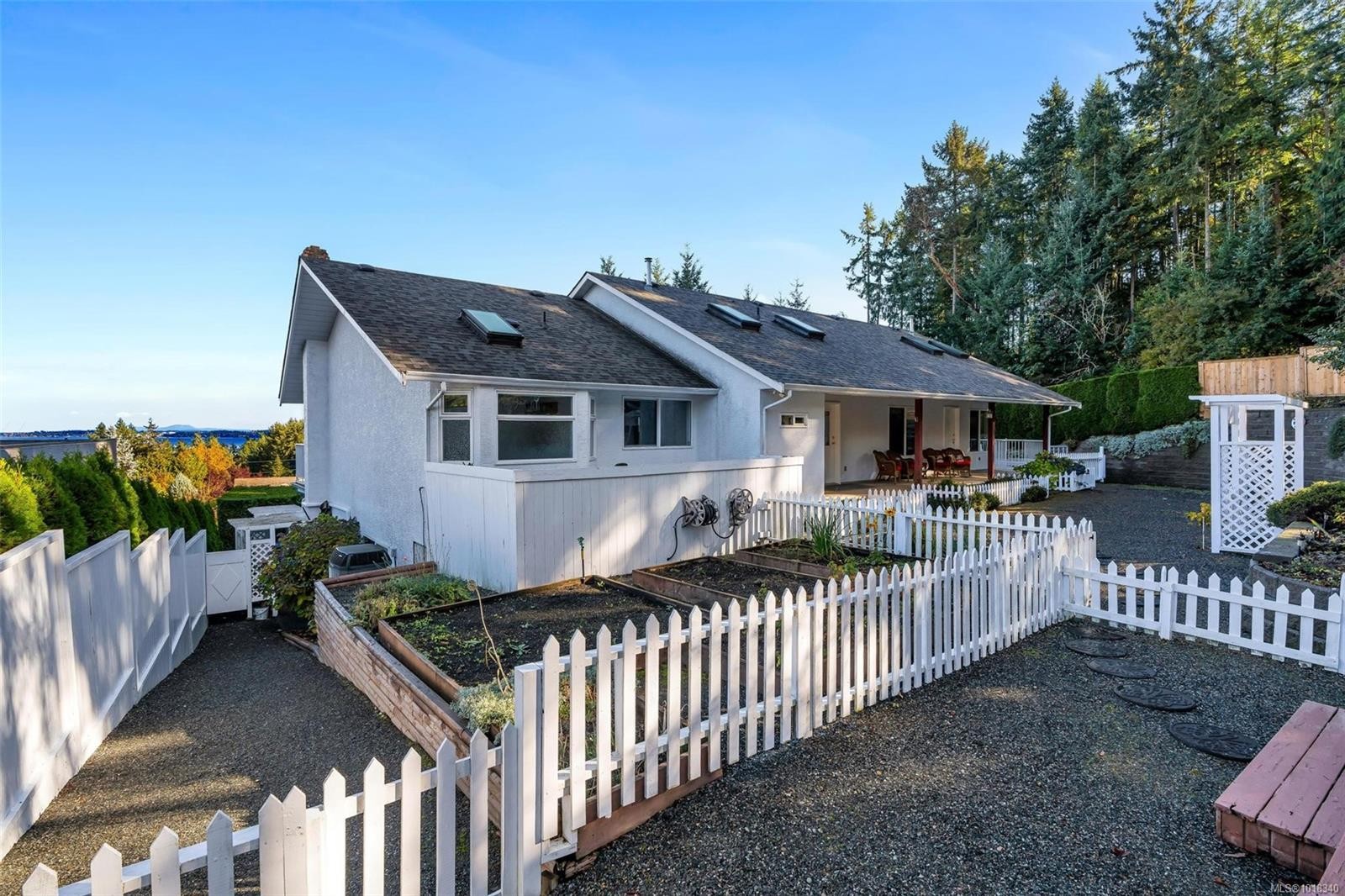 2446 Liggett Rd, Mill Bay, BC