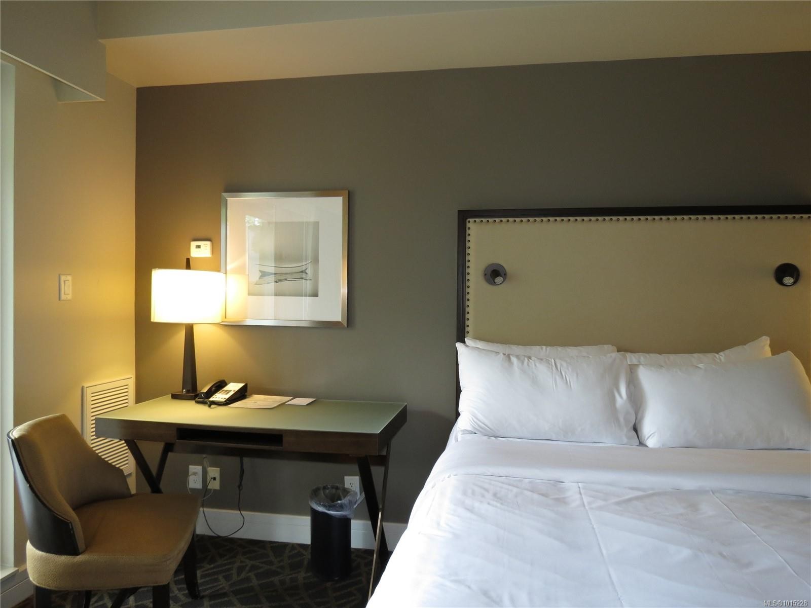 205/207D-1376 Lynburne Pl, Langford, BC - Indoor Photo Showing Bedroom