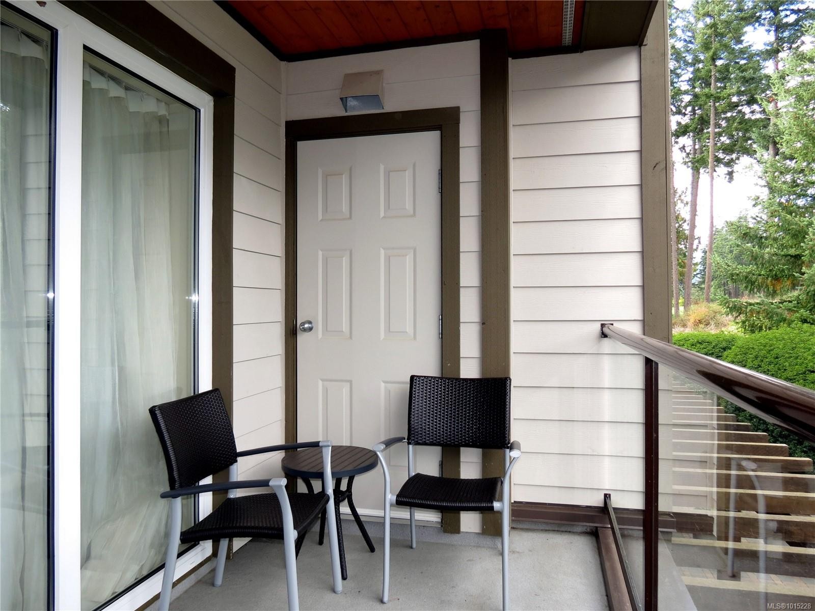 205/207D-1376 Lynburne Pl, Langford, BC - Outdoor With Exterior