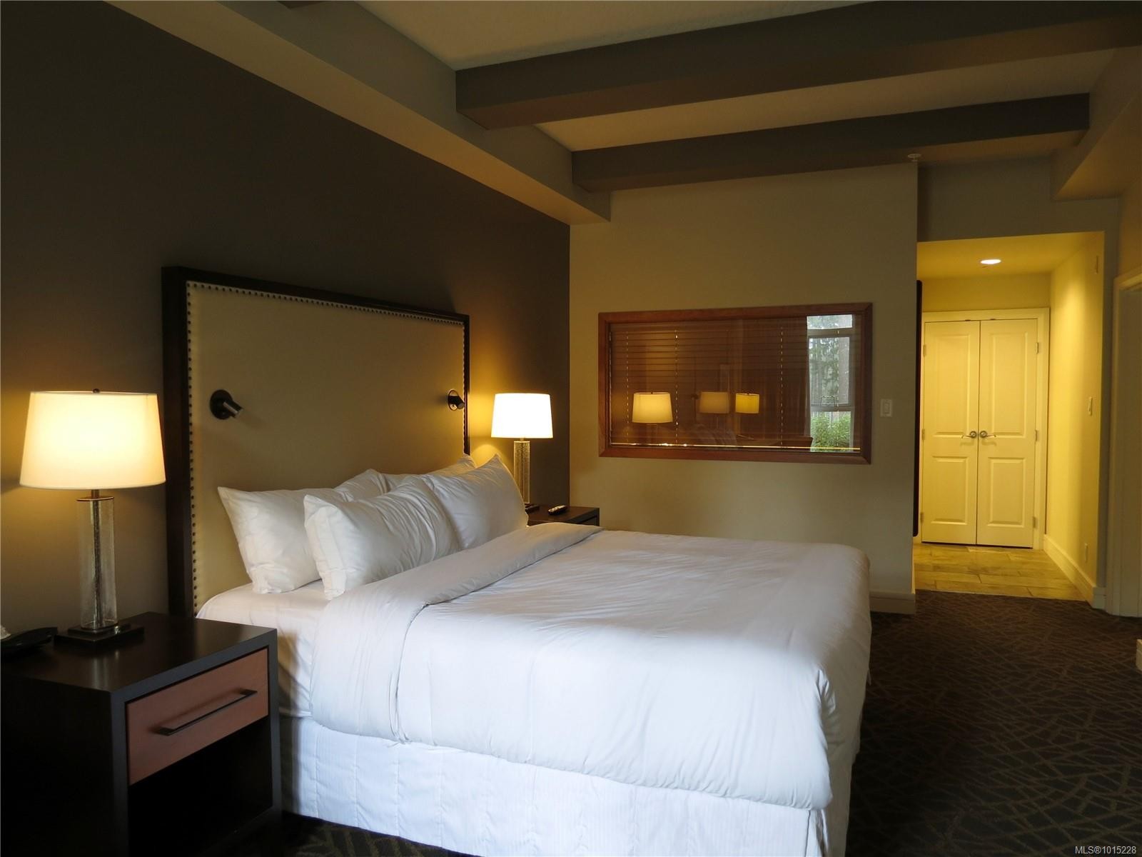 205/207D-1376 Lynburne Pl, Langford, BC - Indoor Photo Showing Bedroom