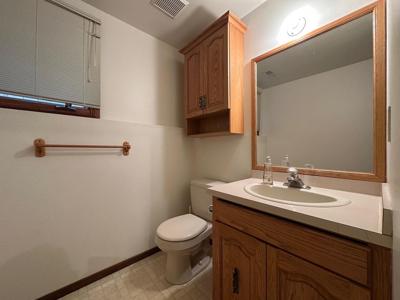 141 Cherry Ridge Road, Thunder Bay, ON - Indoor Photo Showing Bathroom