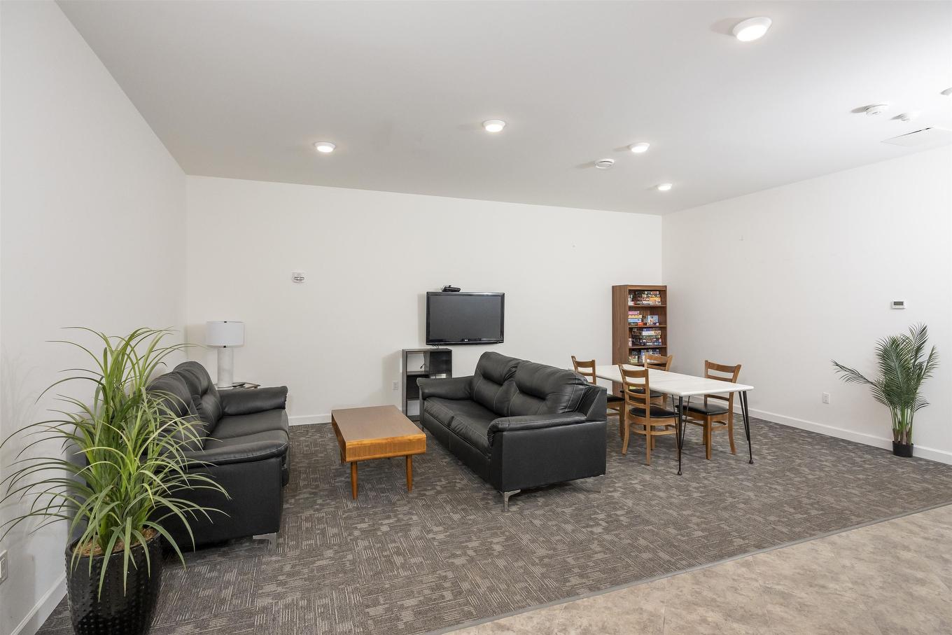 3211 96 High Street N, Thunder Bay, ON - Indoor