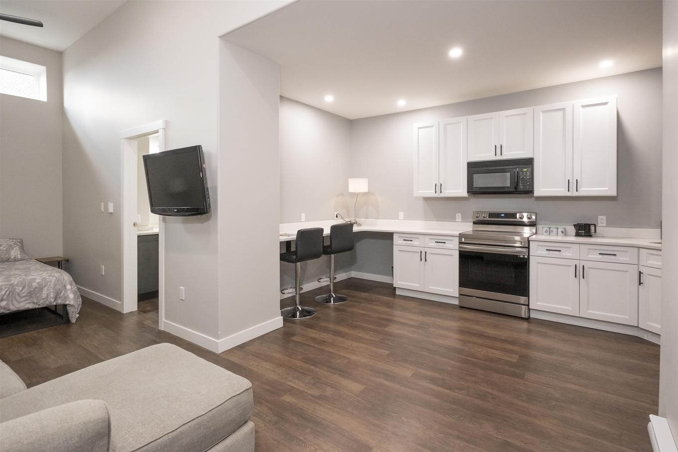 3211 96 High Street N, Thunder Bay, ON - Indoor Photo Showing Kitchen
