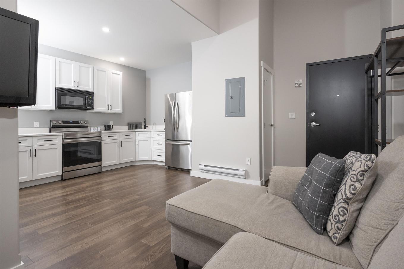3211 96 High Street N, Thunder Bay, ON - Indoor Photo Showing Kitchen