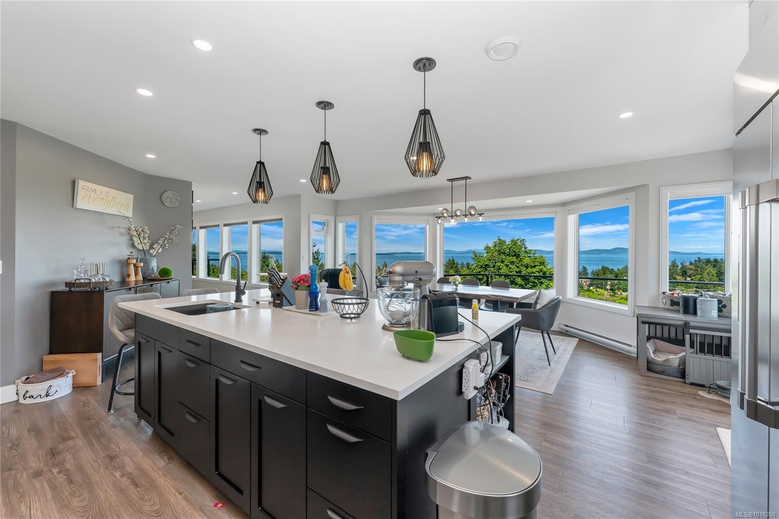 972 Seapearl Pl, Saanich, BC