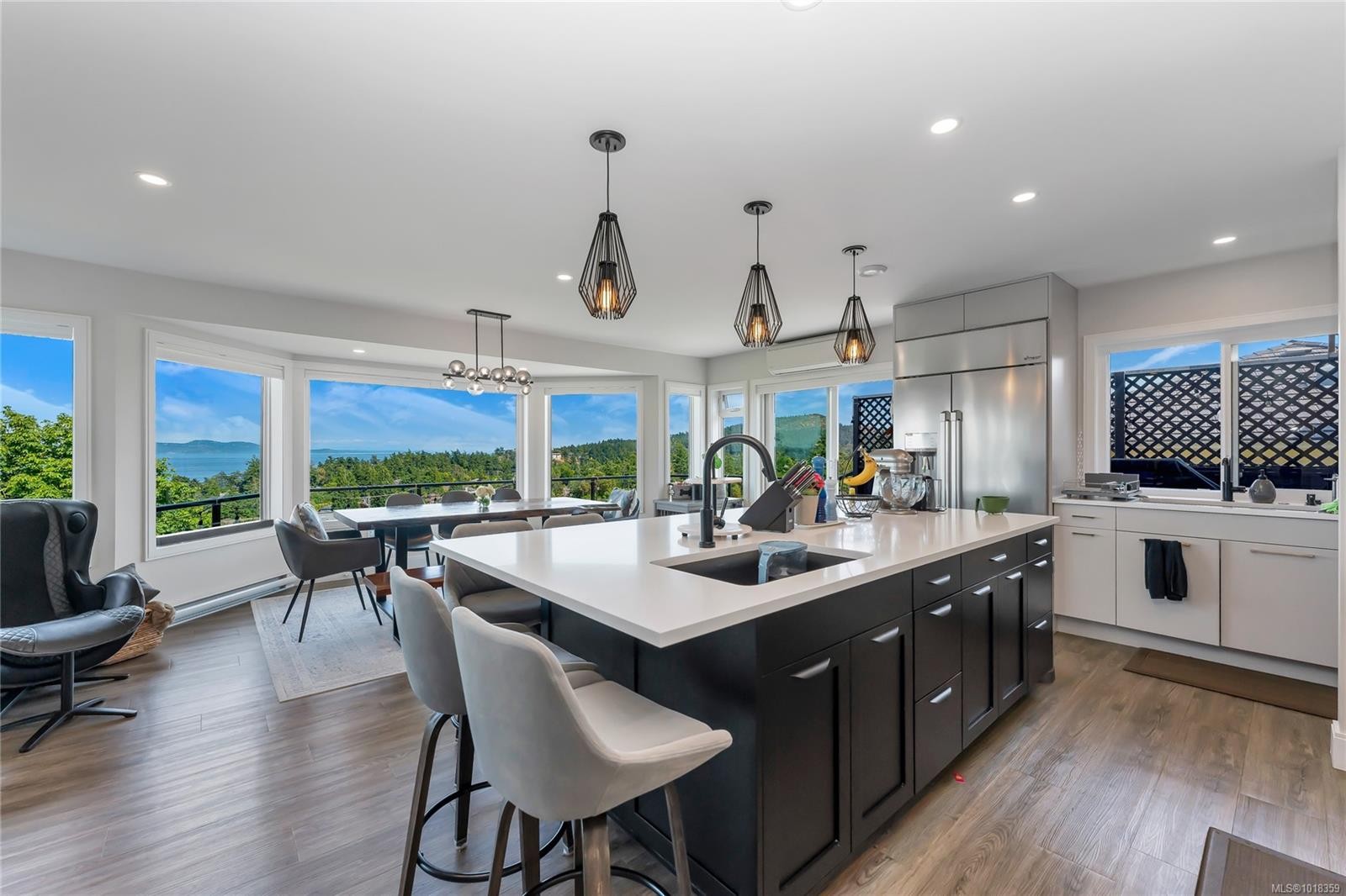 972 Seapearl Pl, Saanich, BC