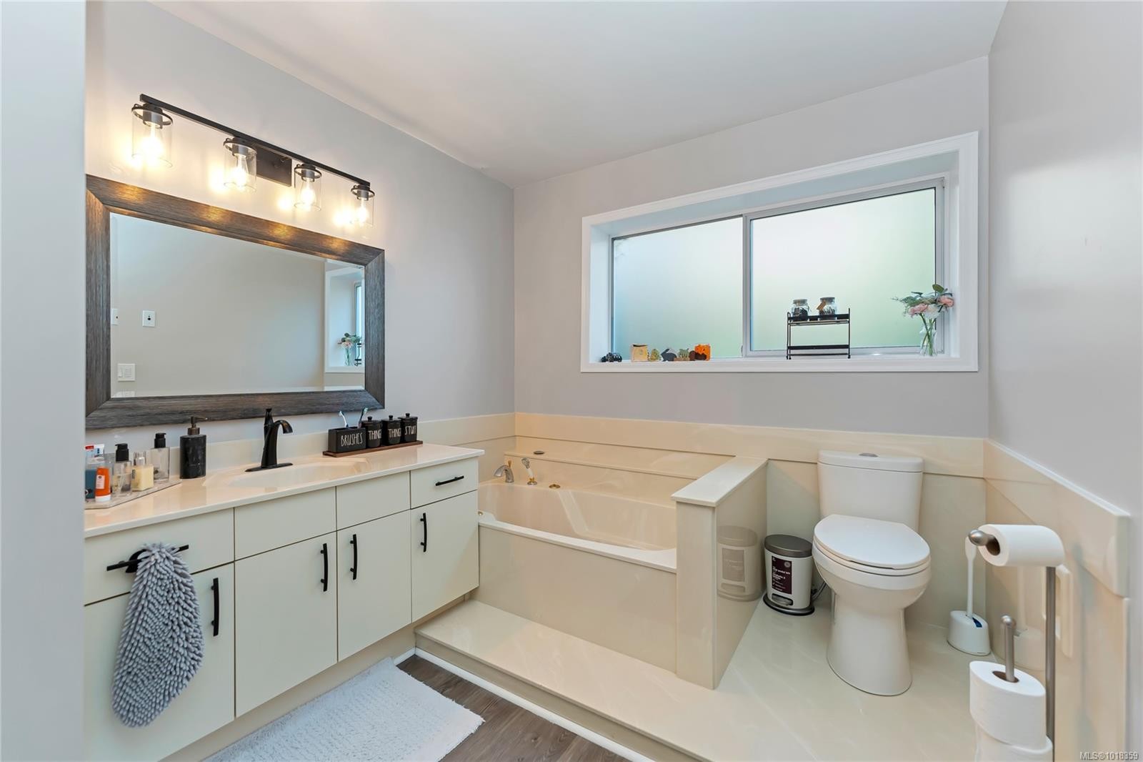 972 Seapearl Pl, Saanich, BC