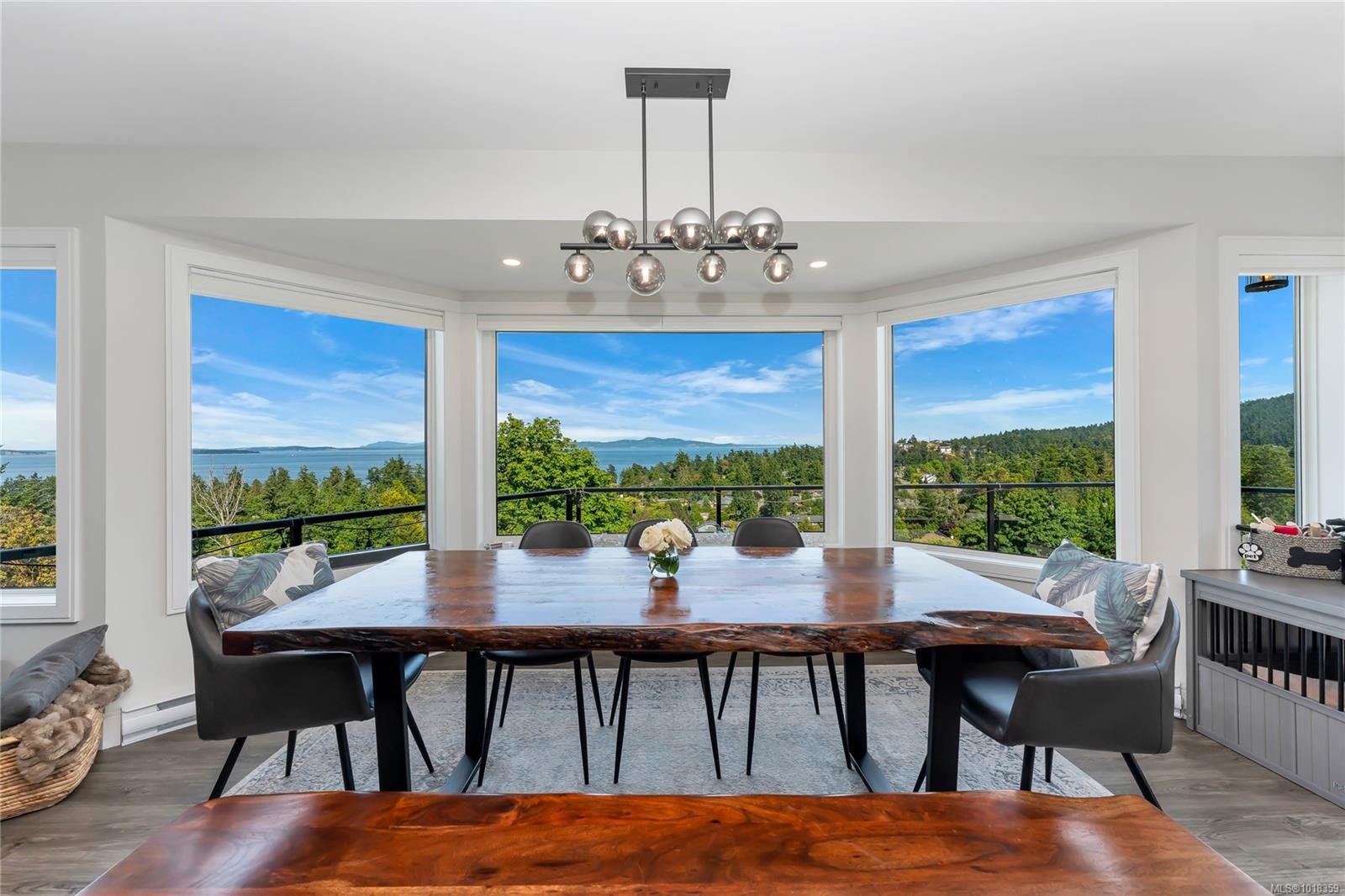 972 Seapearl Pl, Saanich, BC