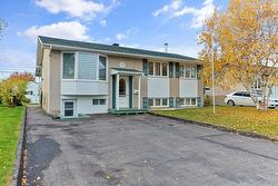 384 Rue Jacques-Cartier Salaberry-De-Valleyfield, QC J6T 4T2
