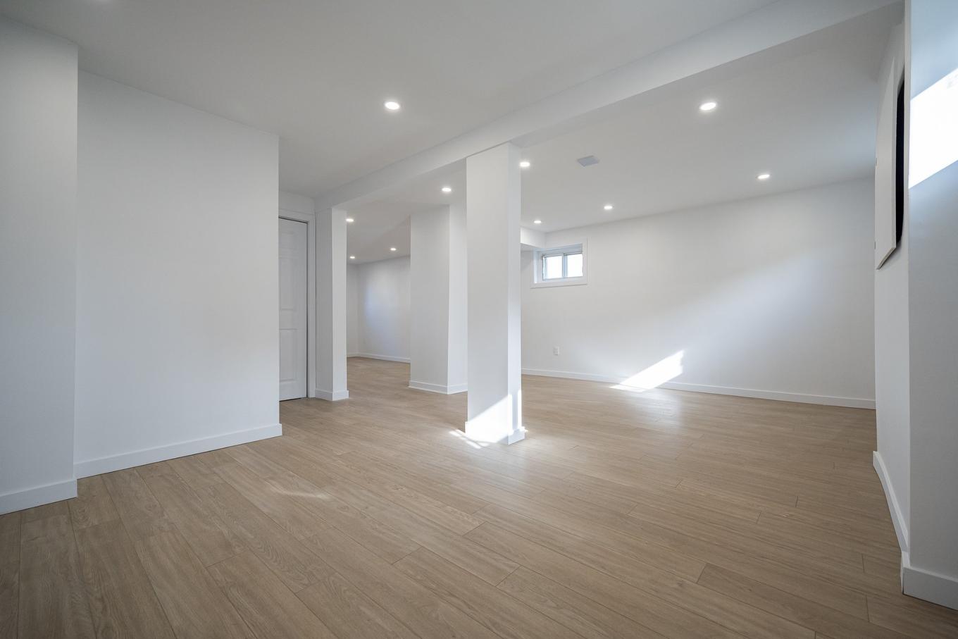 Salle de jeux - 1046 - 1048 Rue Mill Hill, Laval (Chomedey), QC - Indoor Photo Showing Other Room