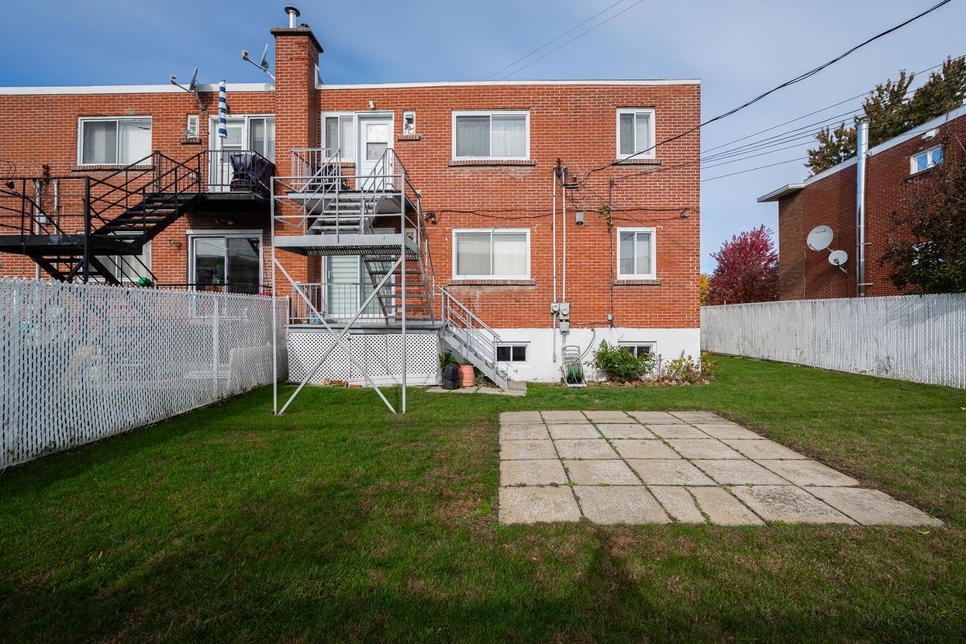 Face arrière - 1046 - 1048 Rue Mill Hill, Laval (Chomedey), QC - Outdoor