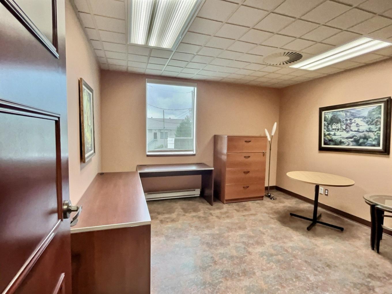 Office - 683 Boul. Frontenac E., Thetford Mines, QC - Indoor