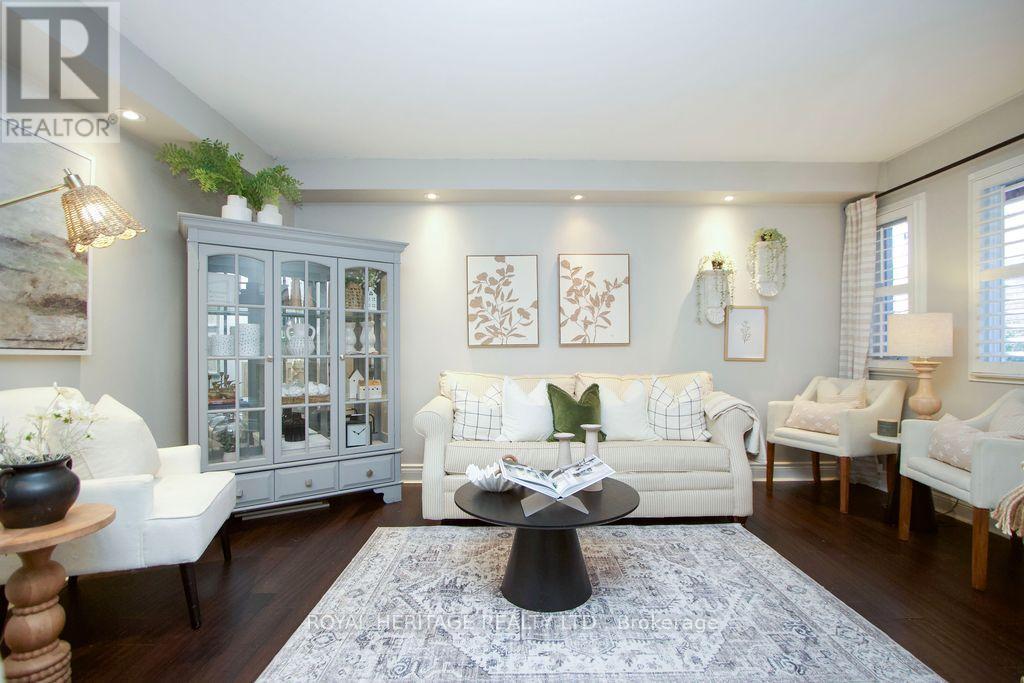66 Fieldnest Crescent, Whitby (Rolling Acres), ON - Indoor Photo Showing Living Room