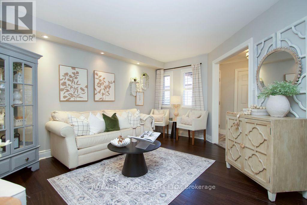 66 Fieldnest Crescent, Whitby (Rolling Acres), ON - Indoor Photo Showing Living Room