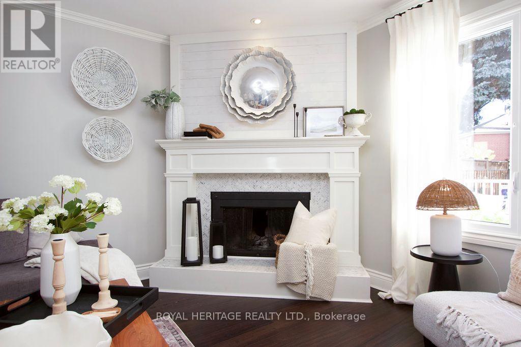 66 Fieldnest Crescent, Whitby (Rolling Acres), ON - Indoor Photo Showing Living Room With Fireplace