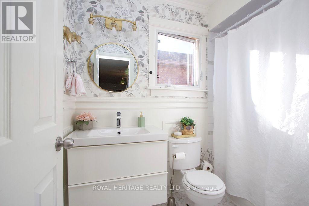 66 Fieldnest Crescent, Whitby (Rolling Acres), ON - Indoor Photo Showing Bathroom