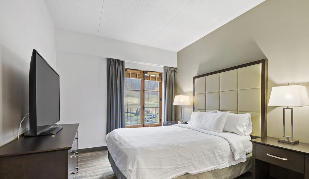 Primary bedroom - 356-3035 Ch. De La Chapelle, Mont-Tremblant, QC - Indoor Photo Showing Bedroom