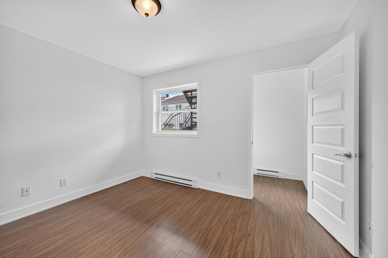 Chambre à coucher - 100-16370 Rue Sherbrooke E., Montréal (Rivière-Des-Prairies/Pointe-Aux-Trembles), QC - Indoor Photo Showing Other Room